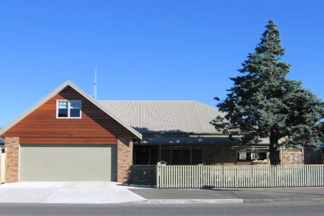 Photo of property in 32 Ward Street, Palmerston North, 4410