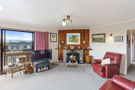 Photo of property in 33 Mountainview Terrace, Otaki Beach, Otaki, 5512
