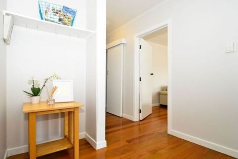 Photo of property in 420 Old Te Atatu Road, Te Atatu Peninsula, Auckland, 0610