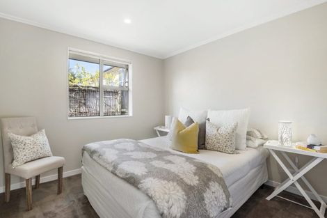 Photo of property in 18 Lemon Grove Lane, Greenhithe, Auckland, 0632