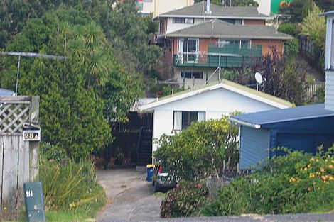 Photo of property in 1/23 Camelot Place, Glenfield, Auckland, 0629