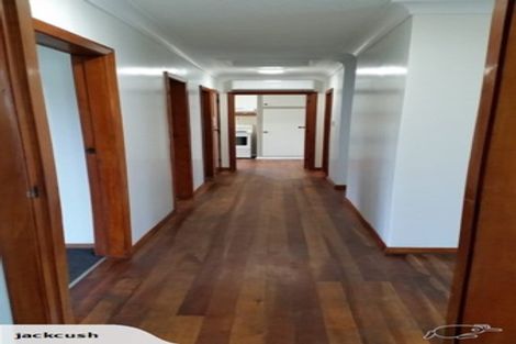 Photo of property in 21 Perrin Place, Kelvin Grove, Palmerston North, 4414