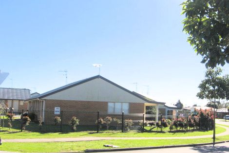 Photo of property in 5 Castlefinn Drive, Manurewa, Auckland, 2102