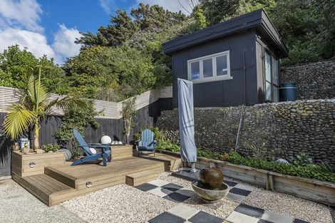 Photo of property in 118 Breaker Bay Road, Breaker Bay, Wellington, 6022