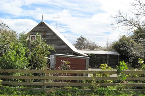 Photo of property in 28 Ihaka Hakuene Street, Manakau, Levin, 5573