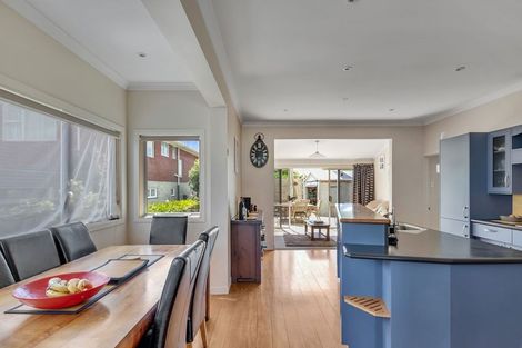Photo of property in 9 Sackville Street, Fitzroy, New Plymouth, 4312