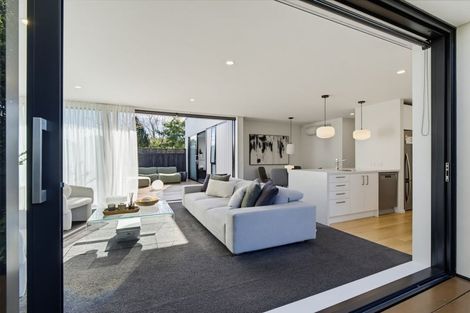 Photo of property in 275 Hills Road, Mairehau, Christchurch, 8013