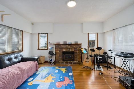 Photo of property in 86 Mcleod Road, Te Atatu South, Auckland, 0610