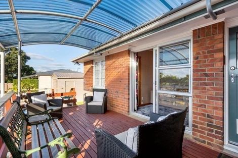 Photo of property in 20 Ward Crescent, Te Atatu Peninsula, Auckland, 0610