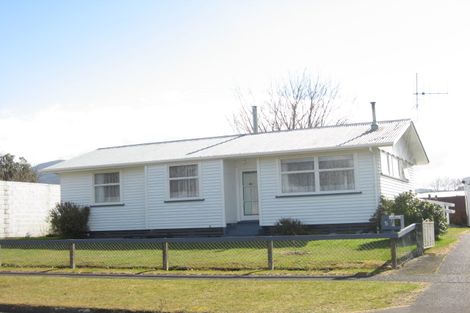 Photo of property in 5 Poihaere Street, Turangi, 3334