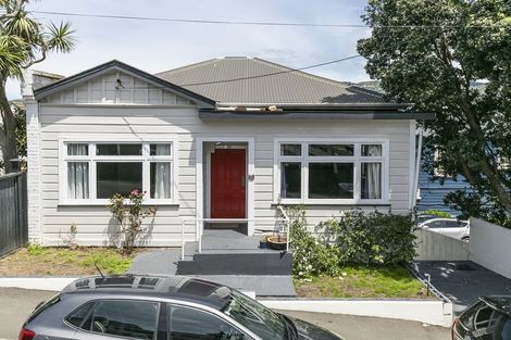 Photo of property in 60 Roxburgh Street, Mount Victoria, Wellington, 6011