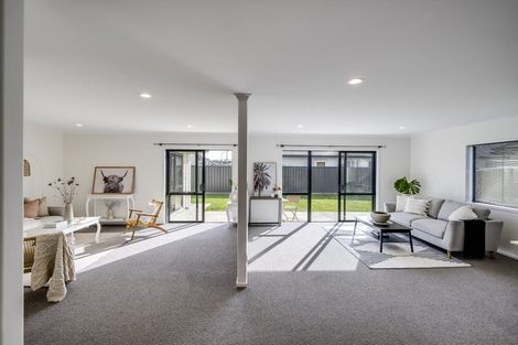 Photo of property in 16 Hikawera Drive, Frimley, Hastings, 4120