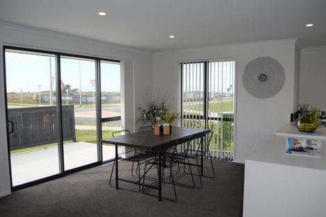 Photo of property in 2 Flaxmill Way, Papamoa, 3118