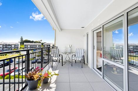 Photo of property in 18e/71 Spencer Road, Oteha, Auckland, 0632