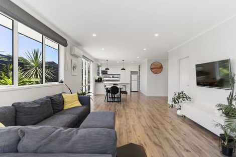 Photo of property in 33 Denny Hulme Drive, Mount Maunganui, 3116