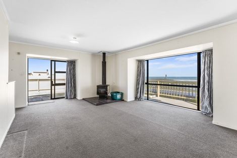 Photo of property in 3 Scott Avenue, Otaki Beach, Otaki, 5512