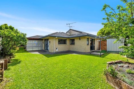 Photo of property in 19 Reybert Place, Massey, Auckland, 0614