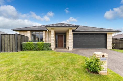 Photo of property in 13 Winchester Place, Rototuna North, Hamilton, 3210