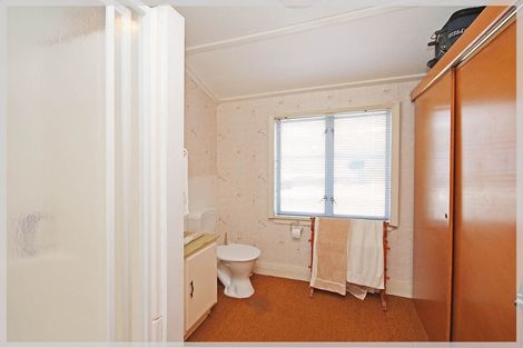 Photo of property in 3 Nash Parade, Foxton Beach, Foxton, 4815