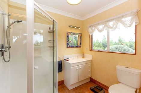 Photo of property in 298 Mountain Road, Lepperton, New Plymouth, 4373