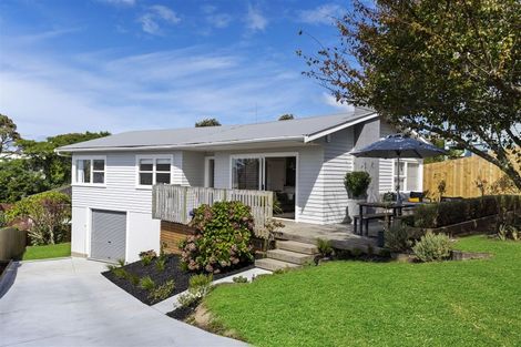 Photo of property in 15 Camelot Place, Glenfield, Auckland, 0629