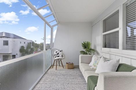 Photo of property in 2/4 Cecil Road, Milford, Auckland, 0620