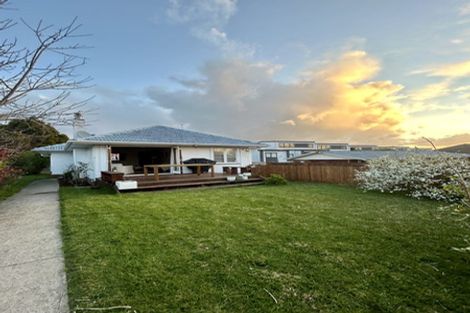 Photo of property in 3 Alma Street, Te Atatu South, Auckland, 0610