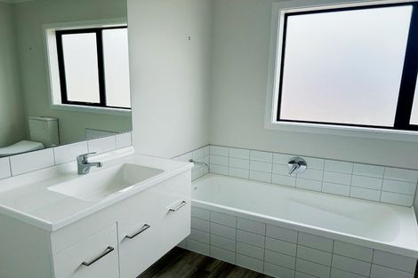 Photo of property in 370 Western Lake Road, Western Lake, Featherston, 5773