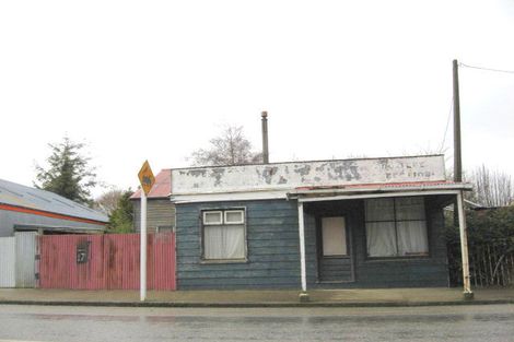 Photo of property in 17 Seaward Road, Edendale, 9825