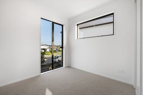 Photo of property in 30a Kukuwai Avenue, Red Beach, 0932