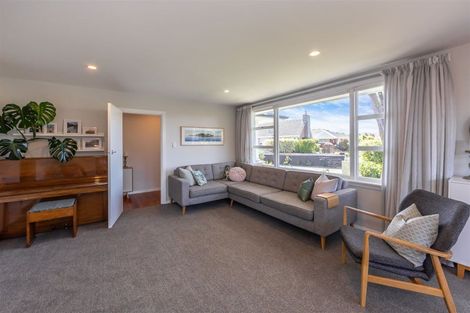 Photo of property in 28 Clipper Place, Redwood, Christchurch, 8051