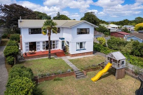 Photo of property in 11 Howden Street, Waiuku, 2123