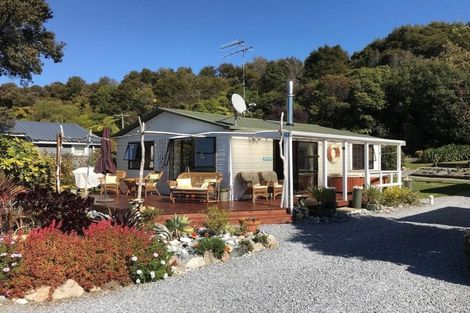 Photo of property in 210 Rangihaeata Road, Rangihaeata, Takaka, 7182