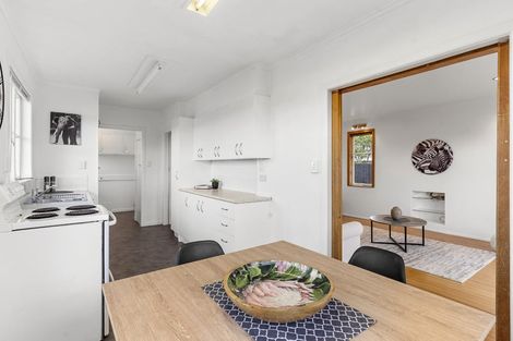 Photo of property in 5 Fairclough Road, Beach Haven, Auckland, 0626