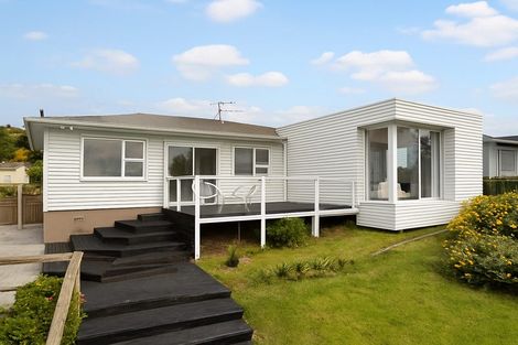 Photo of property in 7 Bowes Crescent, Strathmore Park, Wellington, 6022