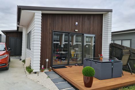 Photo of property in 4 Beardmore Lane, Papakura, 2110