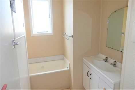 Photo of property in 59 Pah Road, Cockle Bay, Auckland, 2014