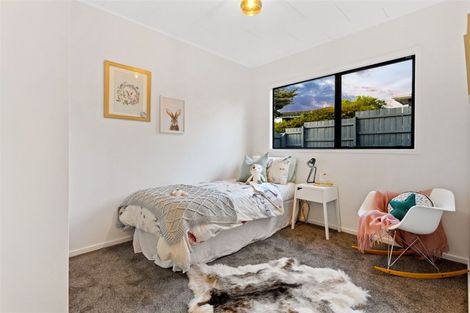 Photo of property in 1/9 Darcy Place, Massey, Auckland, 0614