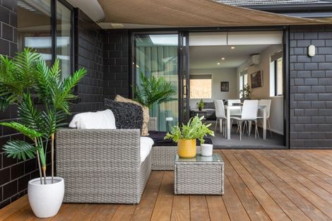 Photo of property in 5 Ruru Lane, Hurworth, New Plymouth, 4310