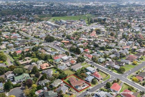 Photo of property in 1 Fowey Avenue, Te Atatu South, Auckland, 0610