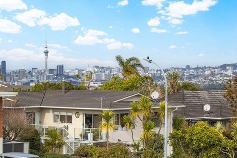 Photo of property in 134e Mokoia Road, Chatswood, Auckland, 0626