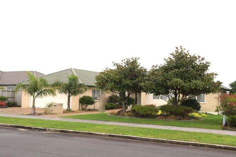 Photo of property in 7 Trovare Place, Golflands, Auckland, 2013
