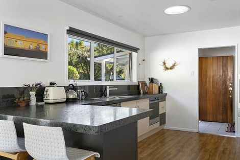 Photo of property in 2/13 Scenic Heights, Acacia Bay, Taupo, 3330