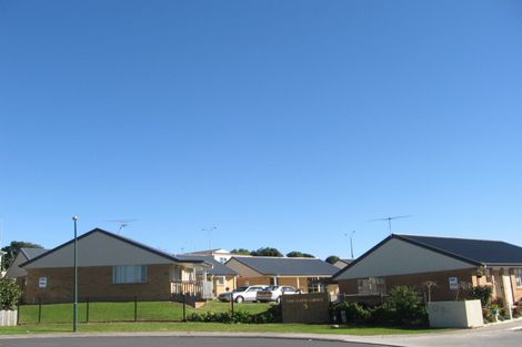 Photo of property in 5 Castlefinn Drive, Manurewa, Auckland, 2102