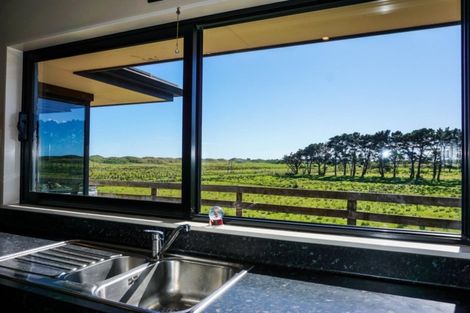 Photo of property in 218 Pukenamu Road, Te Horo, Otaki, 5581