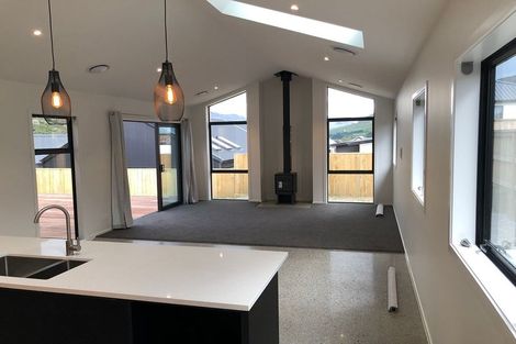 Photo of property in 15 Cheviot Street, Jacks Point, 9371