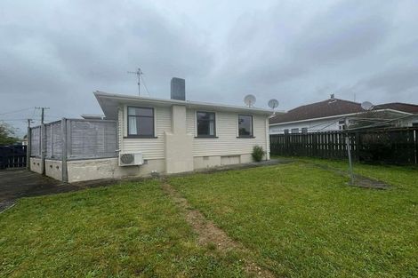 Photo of property in 11 George Street, Levin, 5510