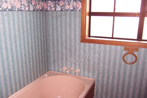 Photo of property in 12 Bridge Street, Tuatapere, 9620