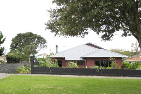 Photo of property in 21 Record Street, Fitzroy, New Plymouth, 4312