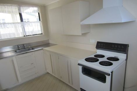 Photo of property in 3/8 West Street, Papakura, 2110